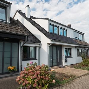 Fassadensanierung und Modernisierung Straßenseite Nachher