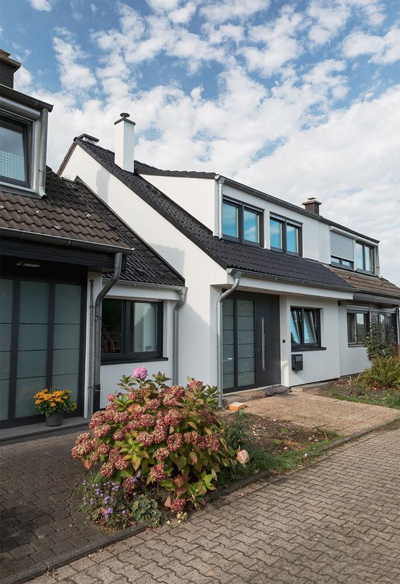Fassadensanierung und Modernisierung Straßenseite Nachher