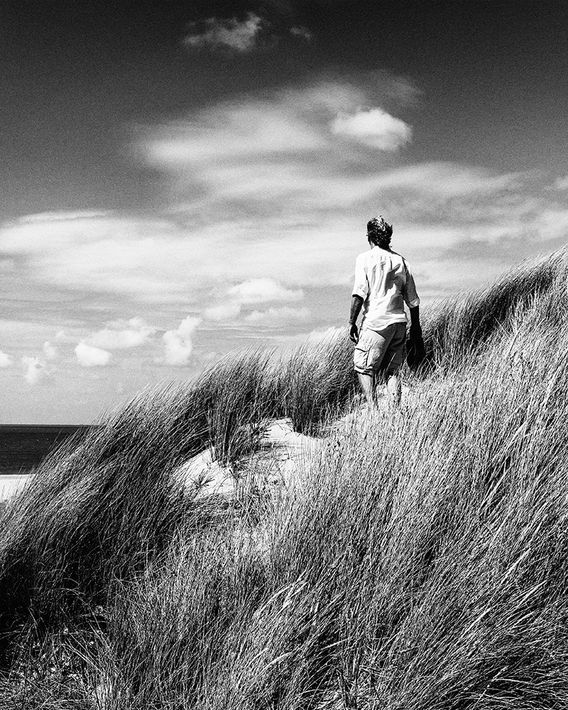 Mann und das Meer, Holland 2017, Schwarz Weiß Fotografie