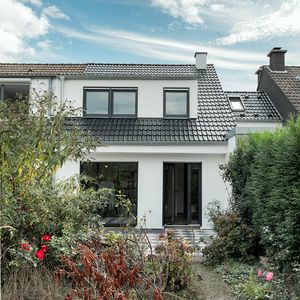 Fassadensanierung und Modernisierung Gartenseite Nachher